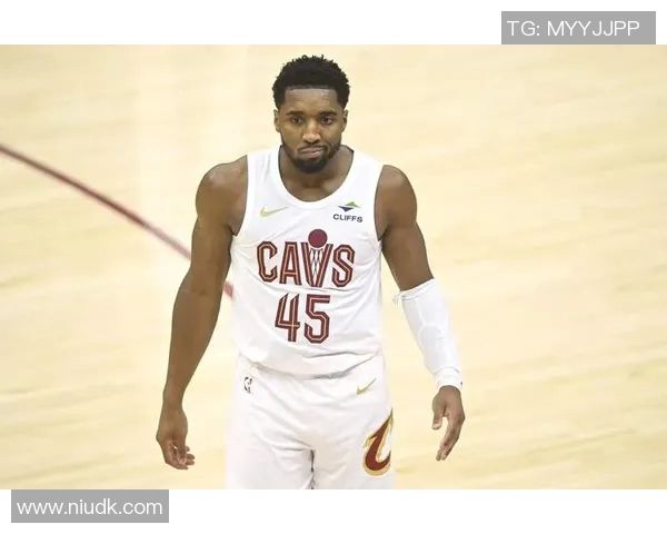 米切尔手感火热半场斩获23分，赛季第10次半场得分20+